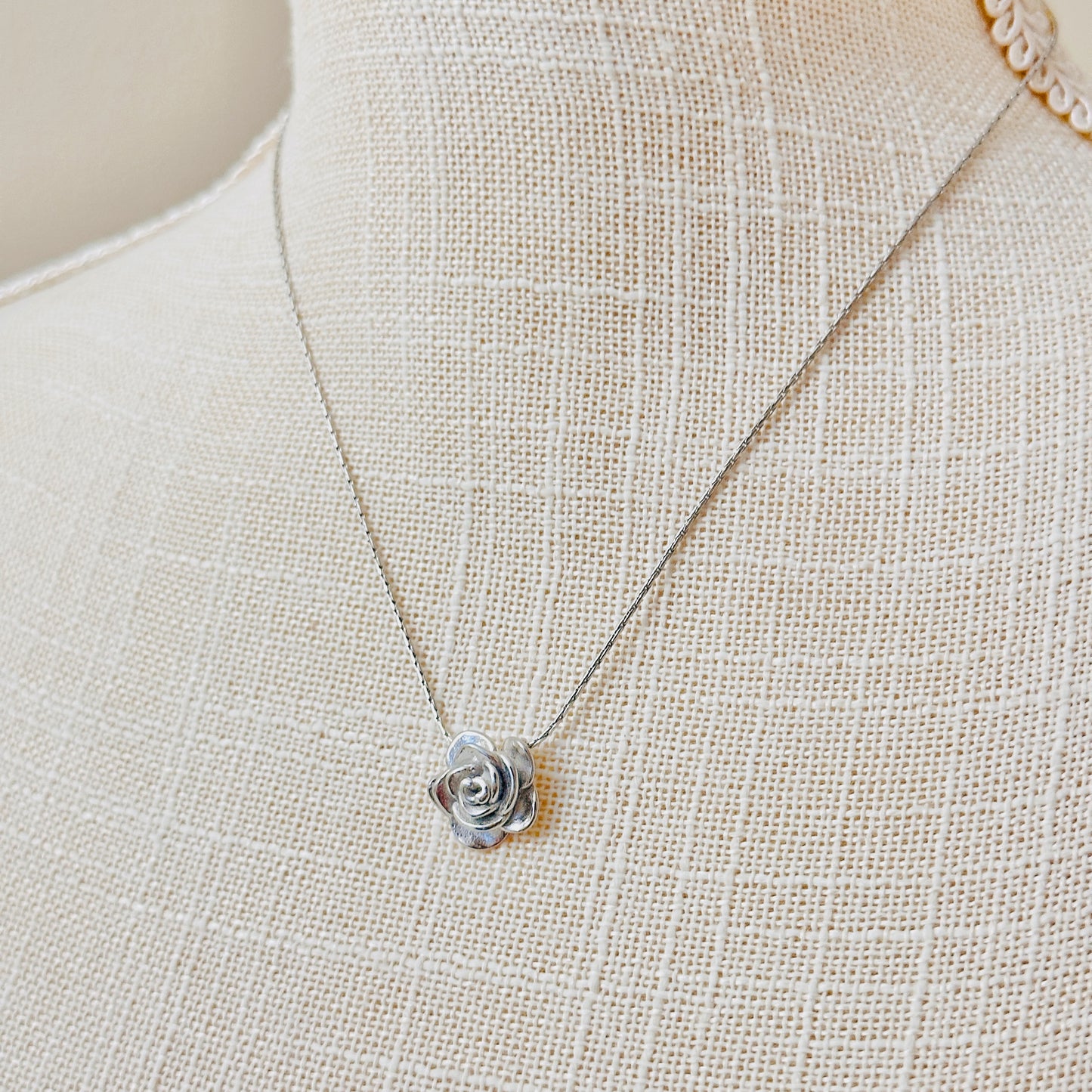 Dainty Rose Necklace