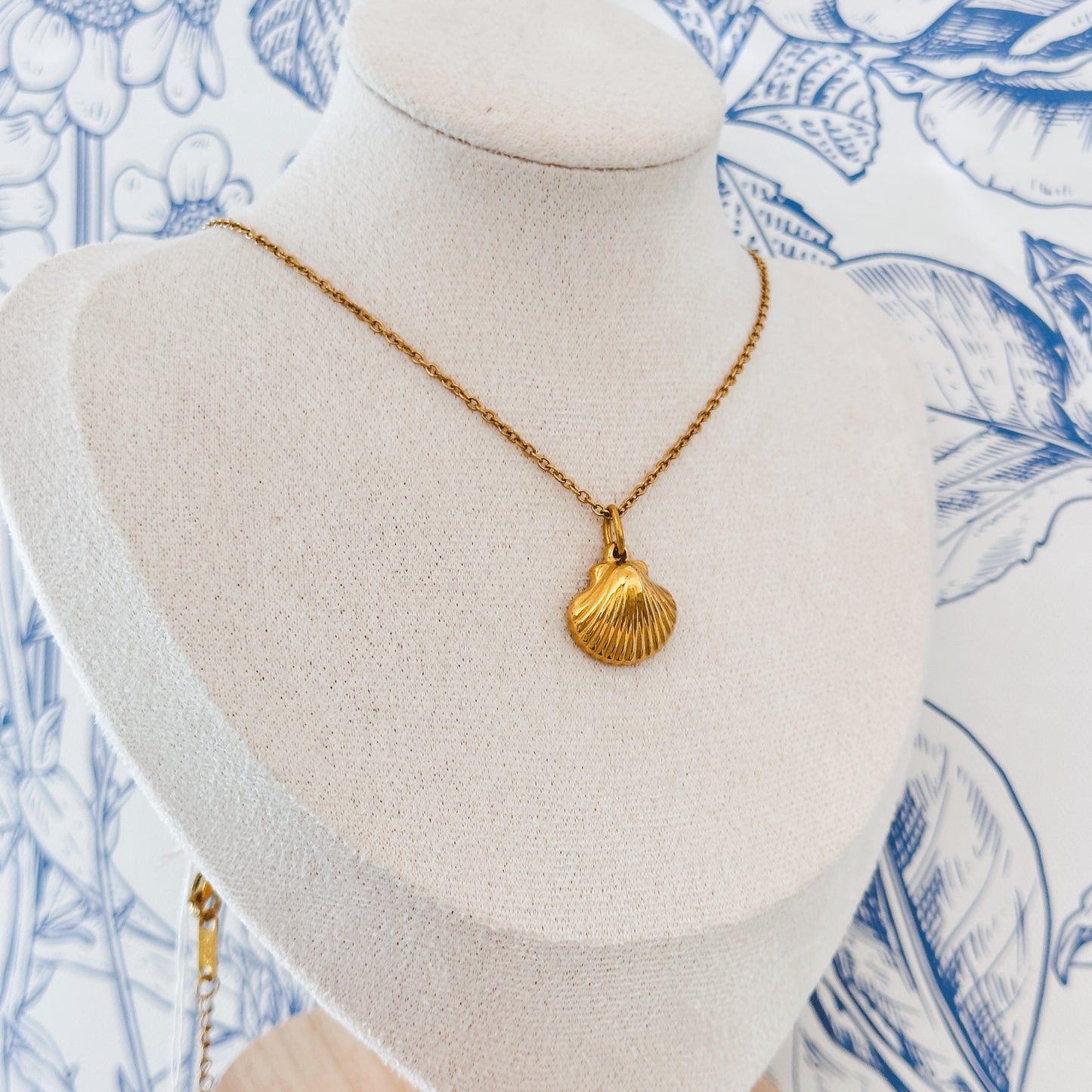 Shell Charm Necklace