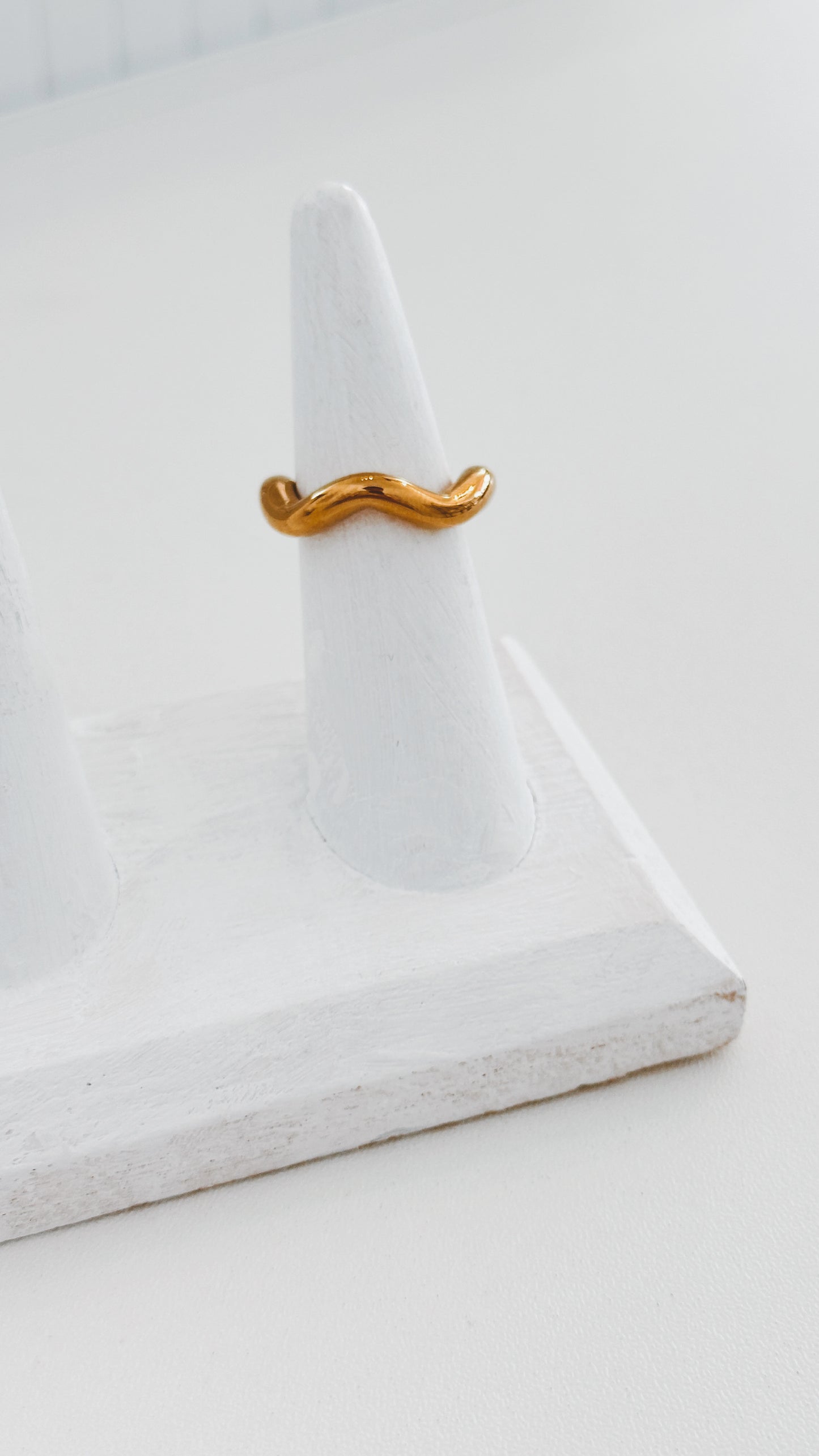 Bold Wavy Ring