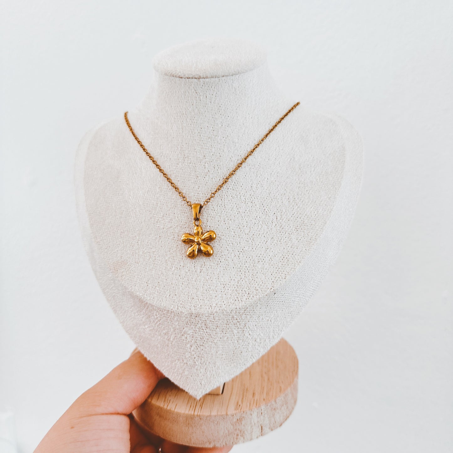 Dainty Floral Necklace