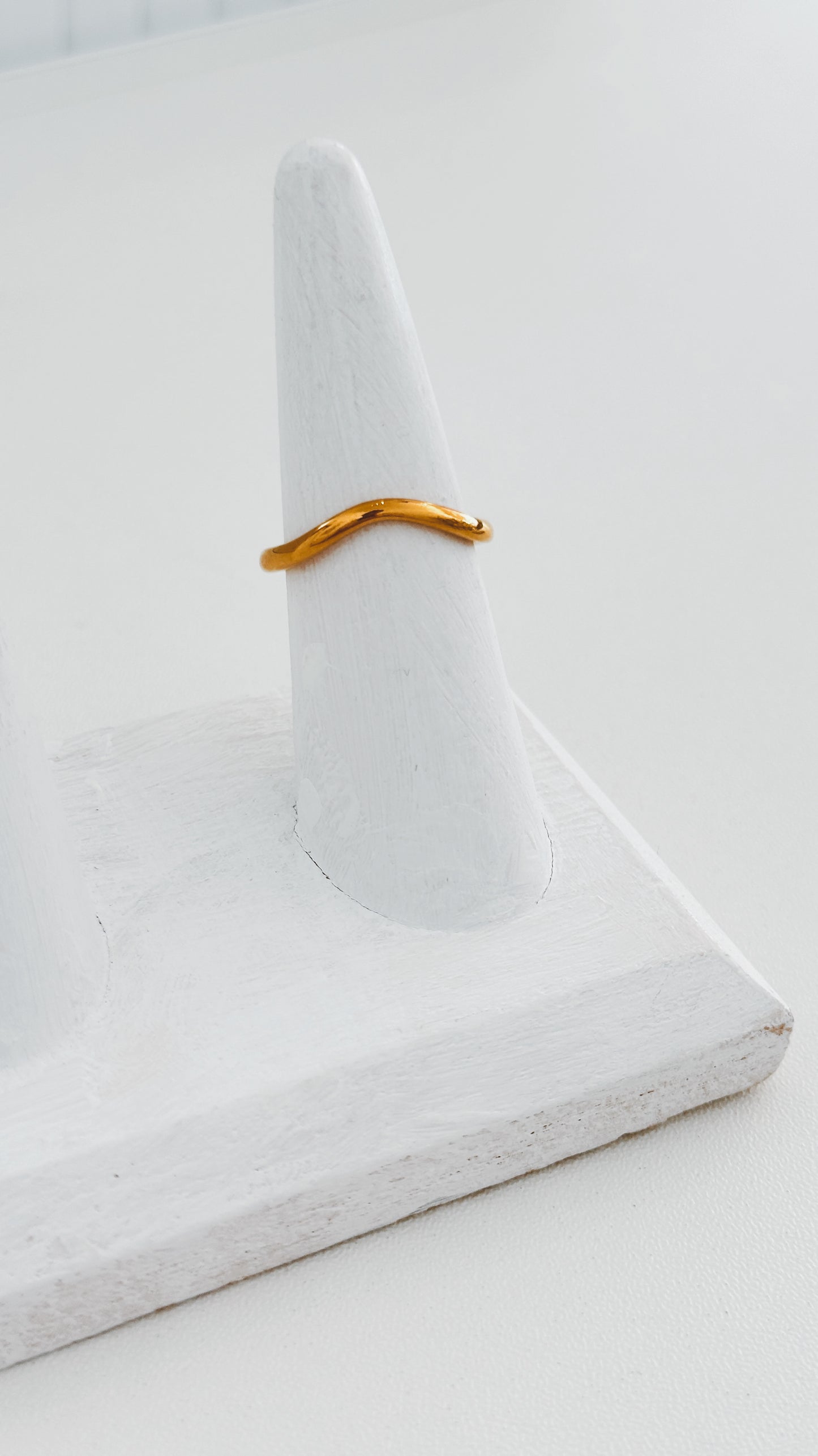 Subtle Wavy Ring
