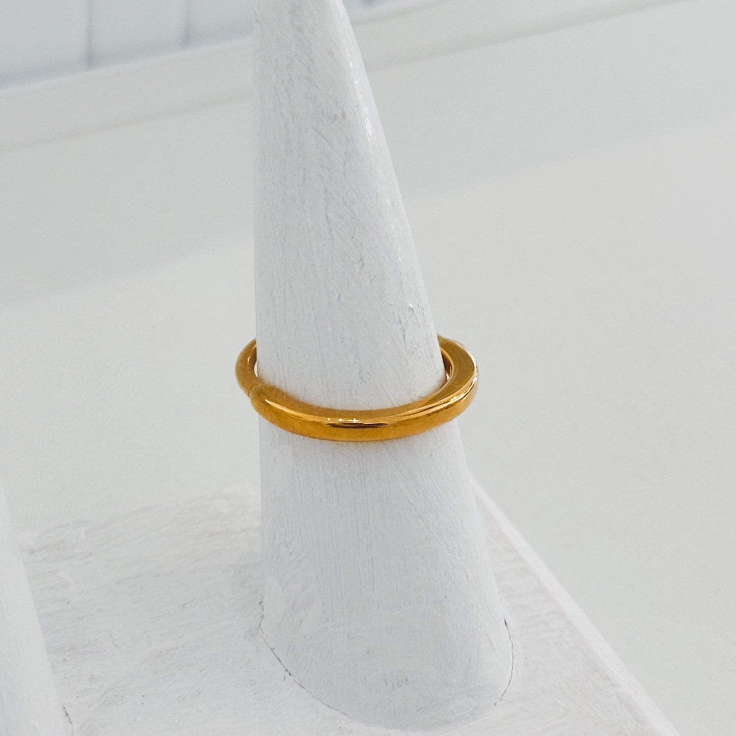Abstract Round Ring