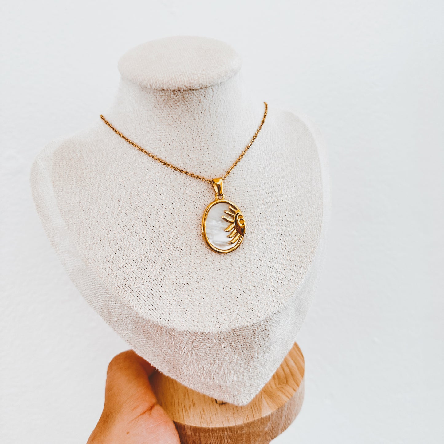 Shimmery Sun Necklace