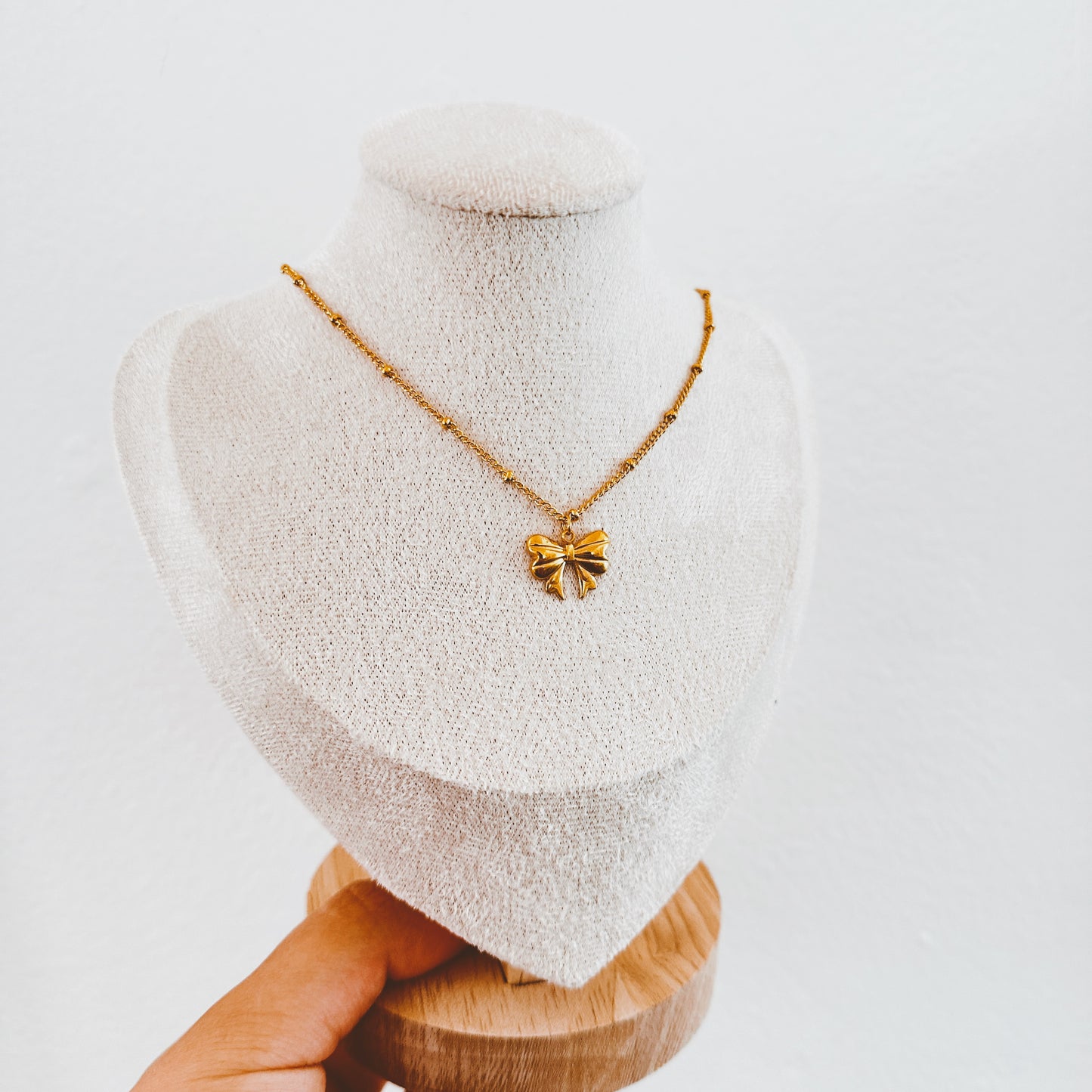 Dainty Bow Necklace