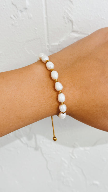 Adjustable Dotted Pearl Bracelet