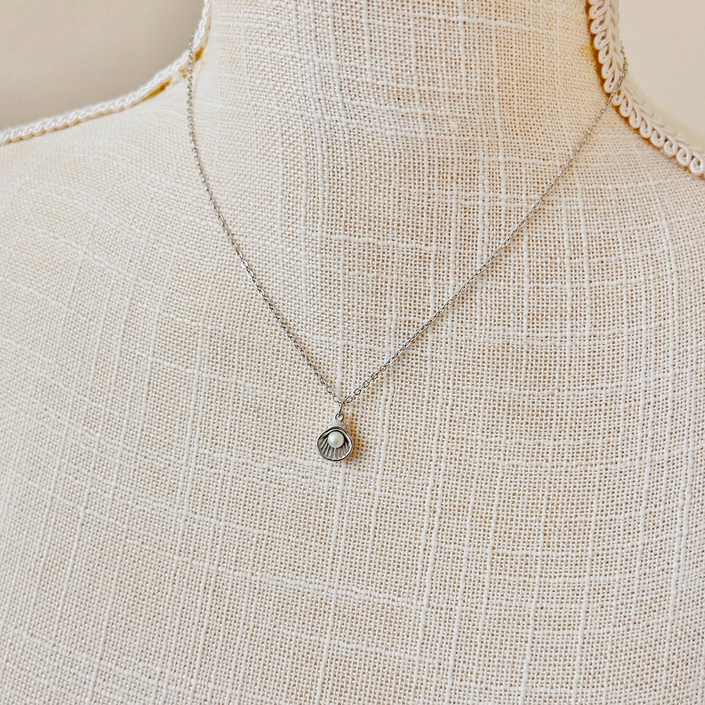 Dainty Shell & Pearl Necklace