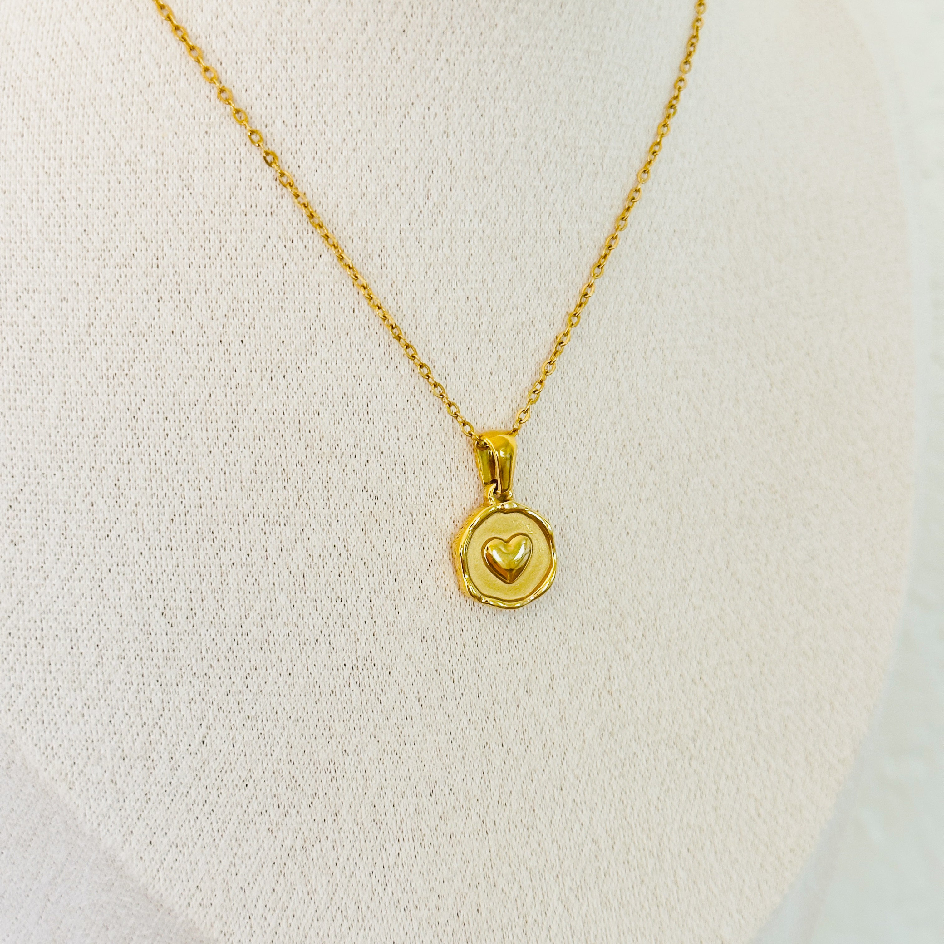 Amor Necklace