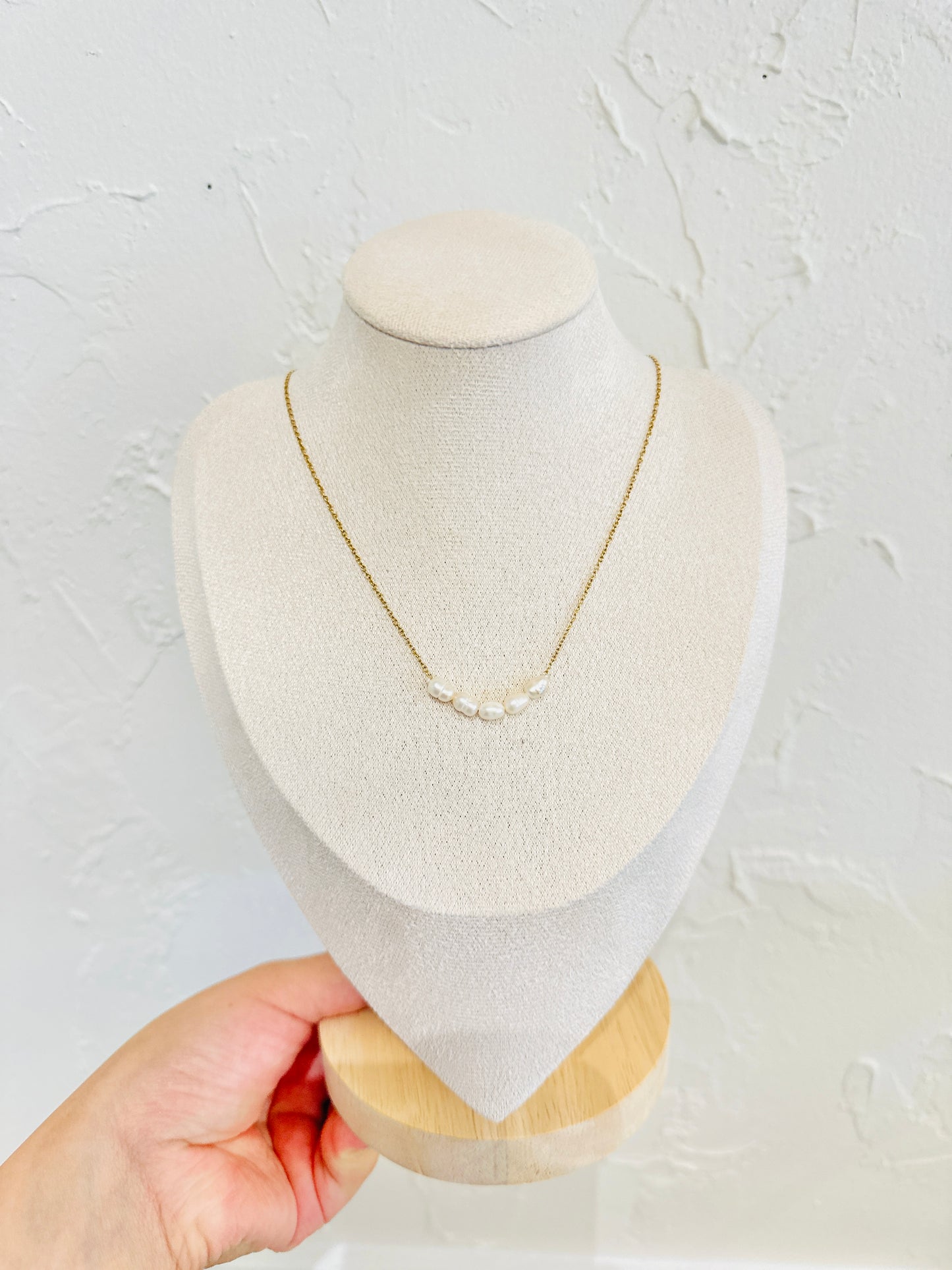 Minimal Pearl Beaded Necklace