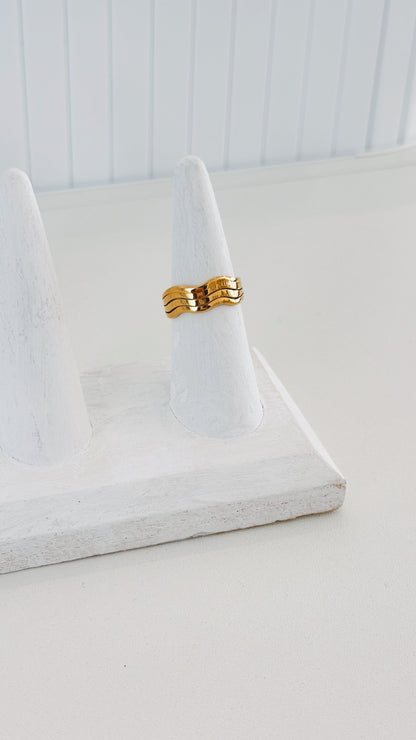 Bold & Wavy Ring