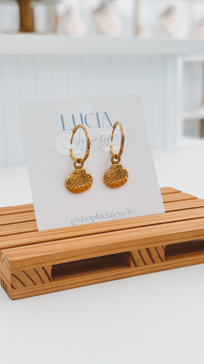 Dainty Scallop Shell Hoops
