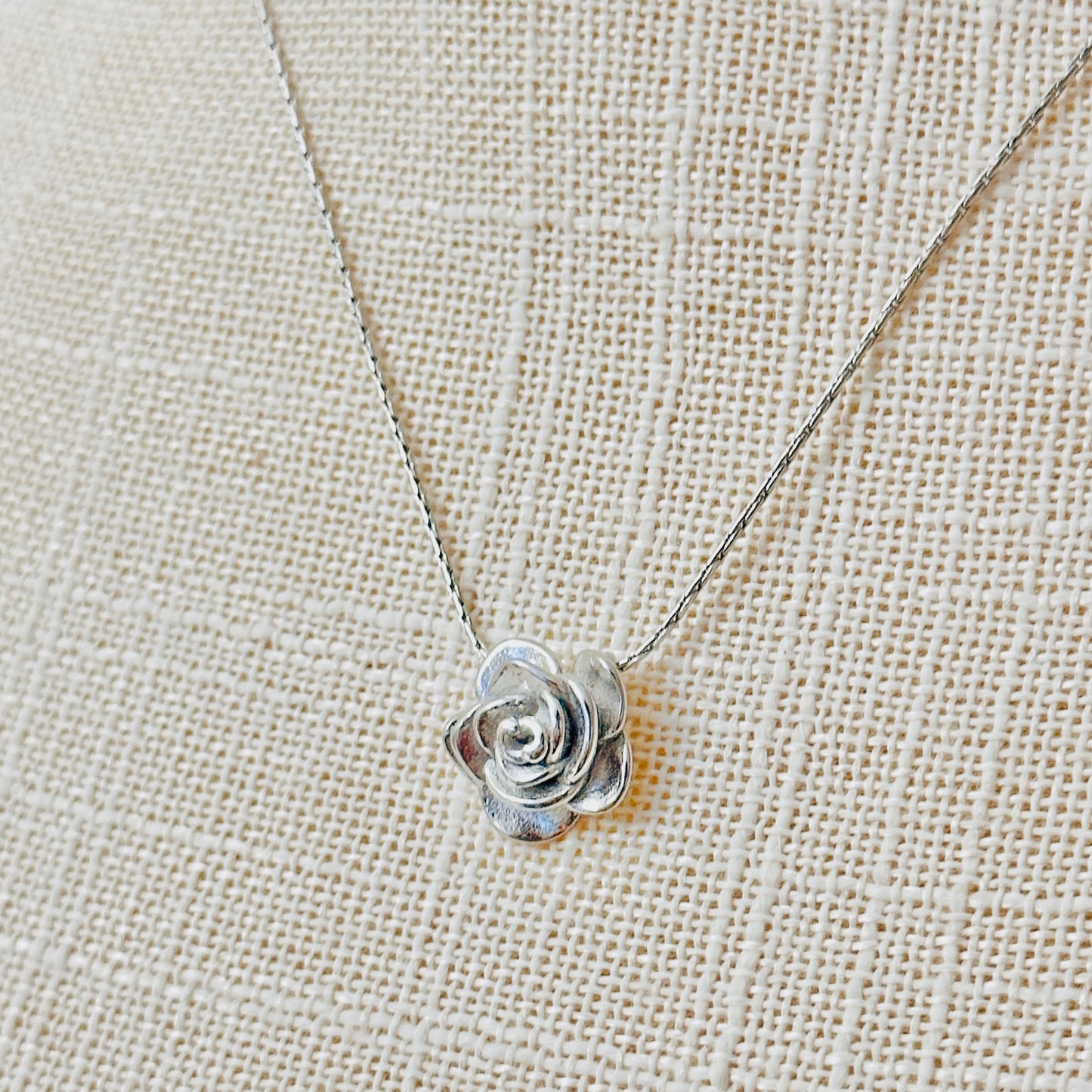 Dainty Rose Necklace