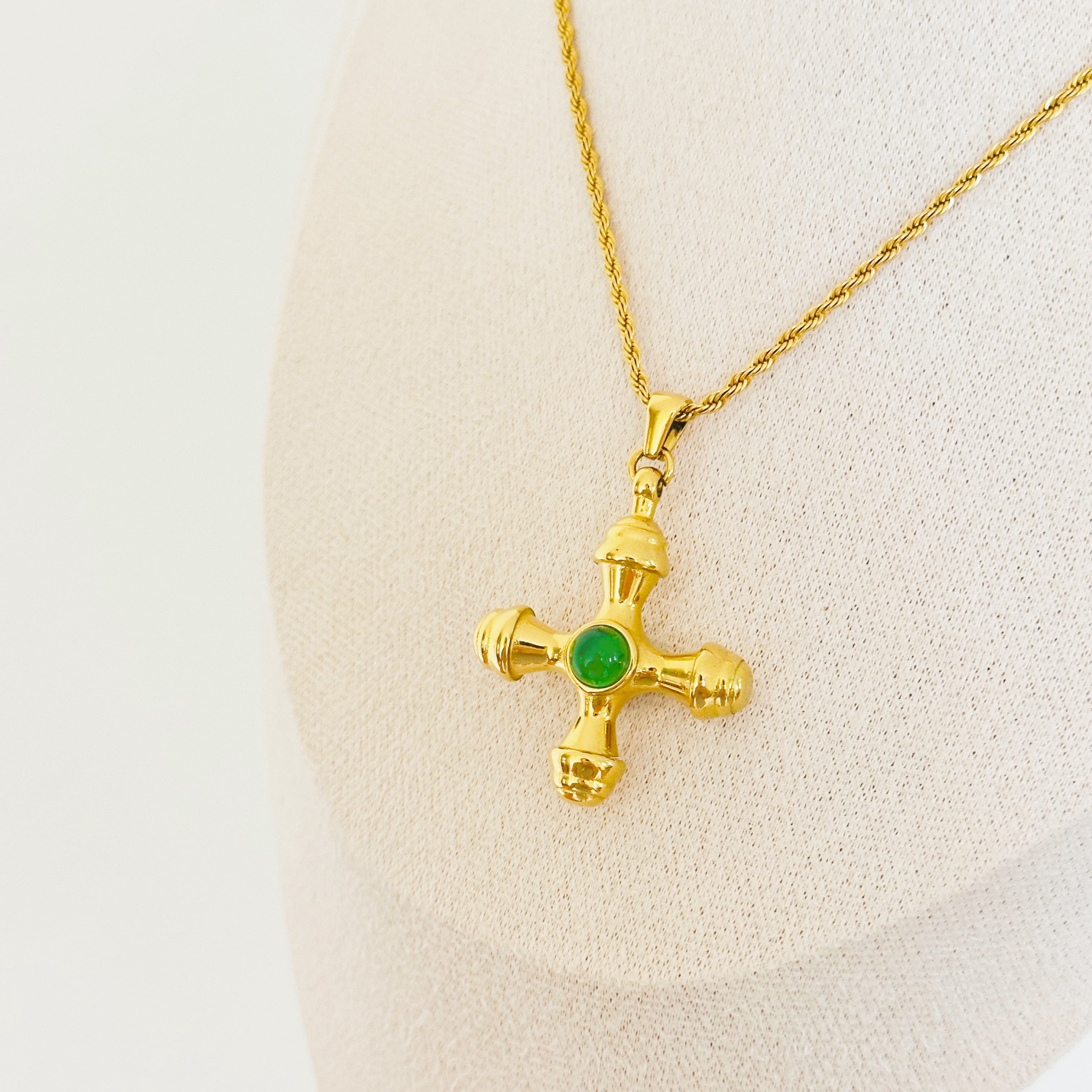 Cruz Necklace