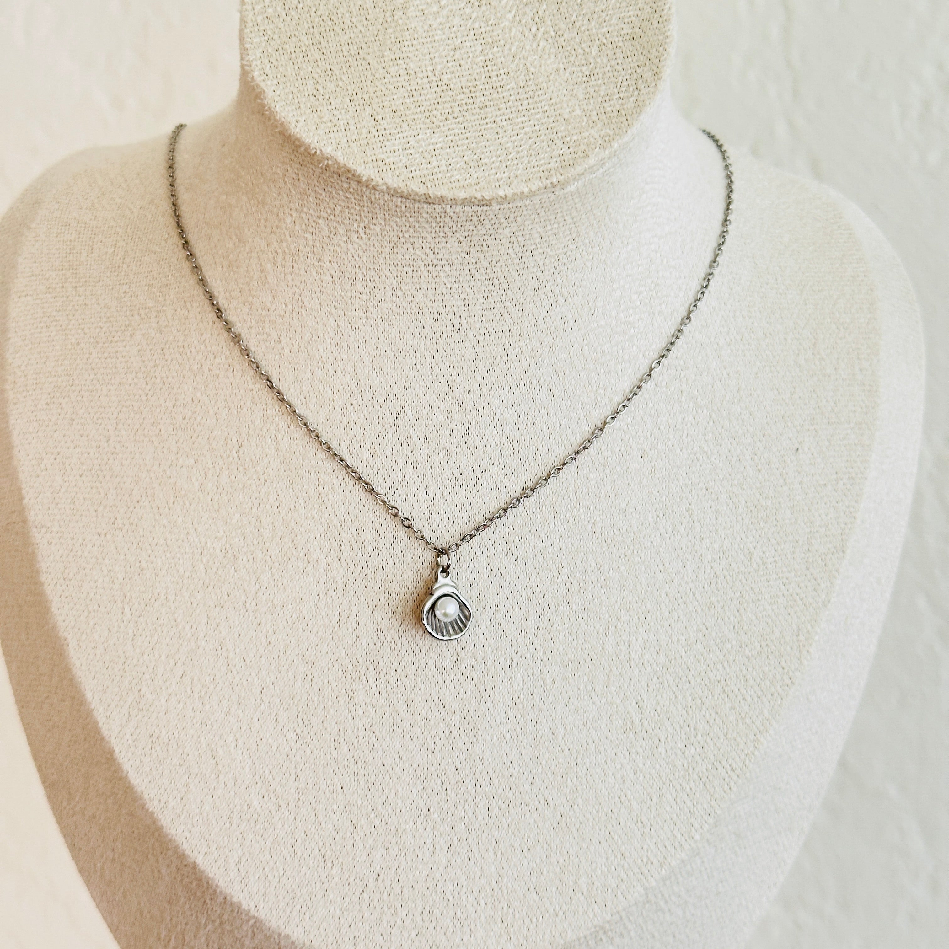 Shelly Necklace