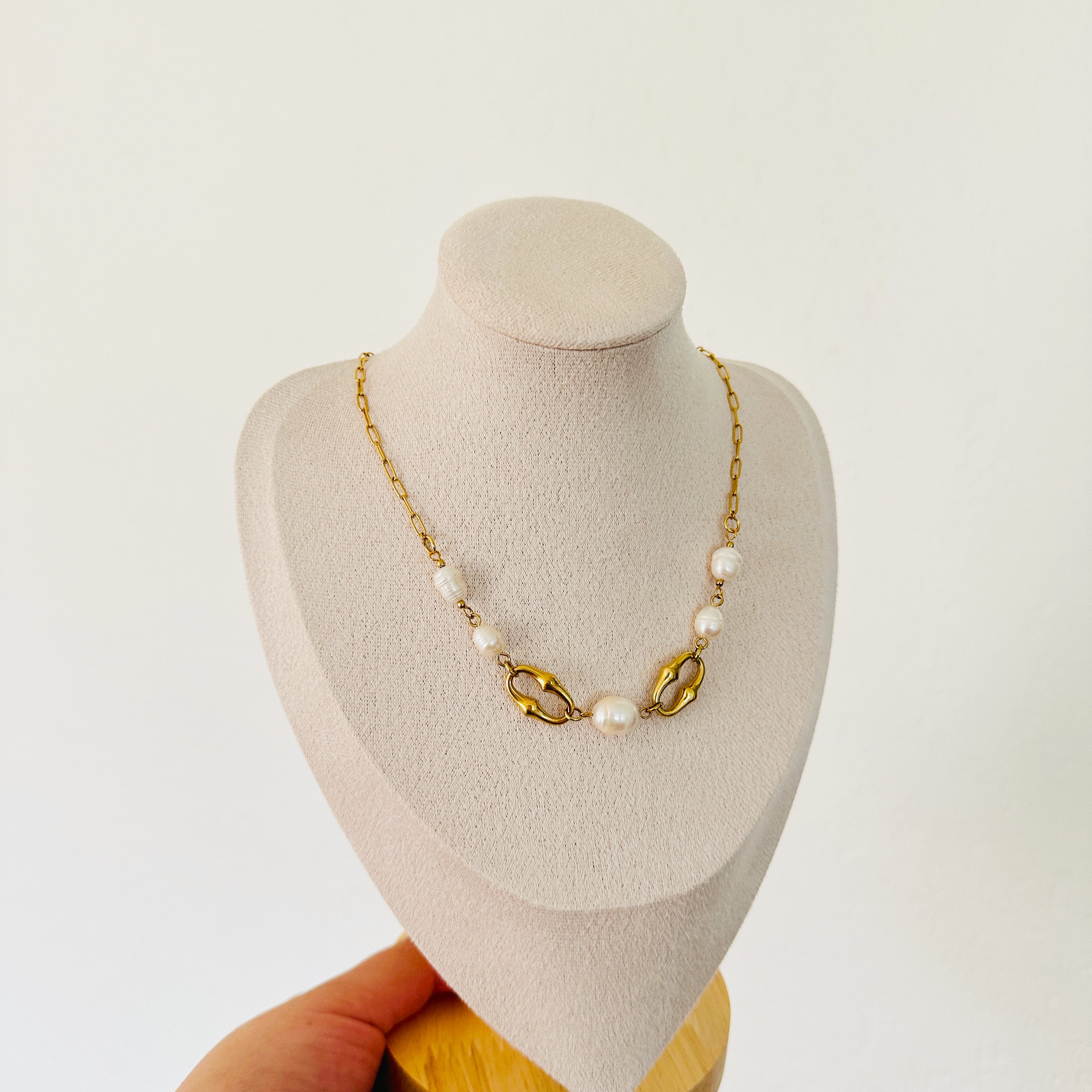 Cali Necklace