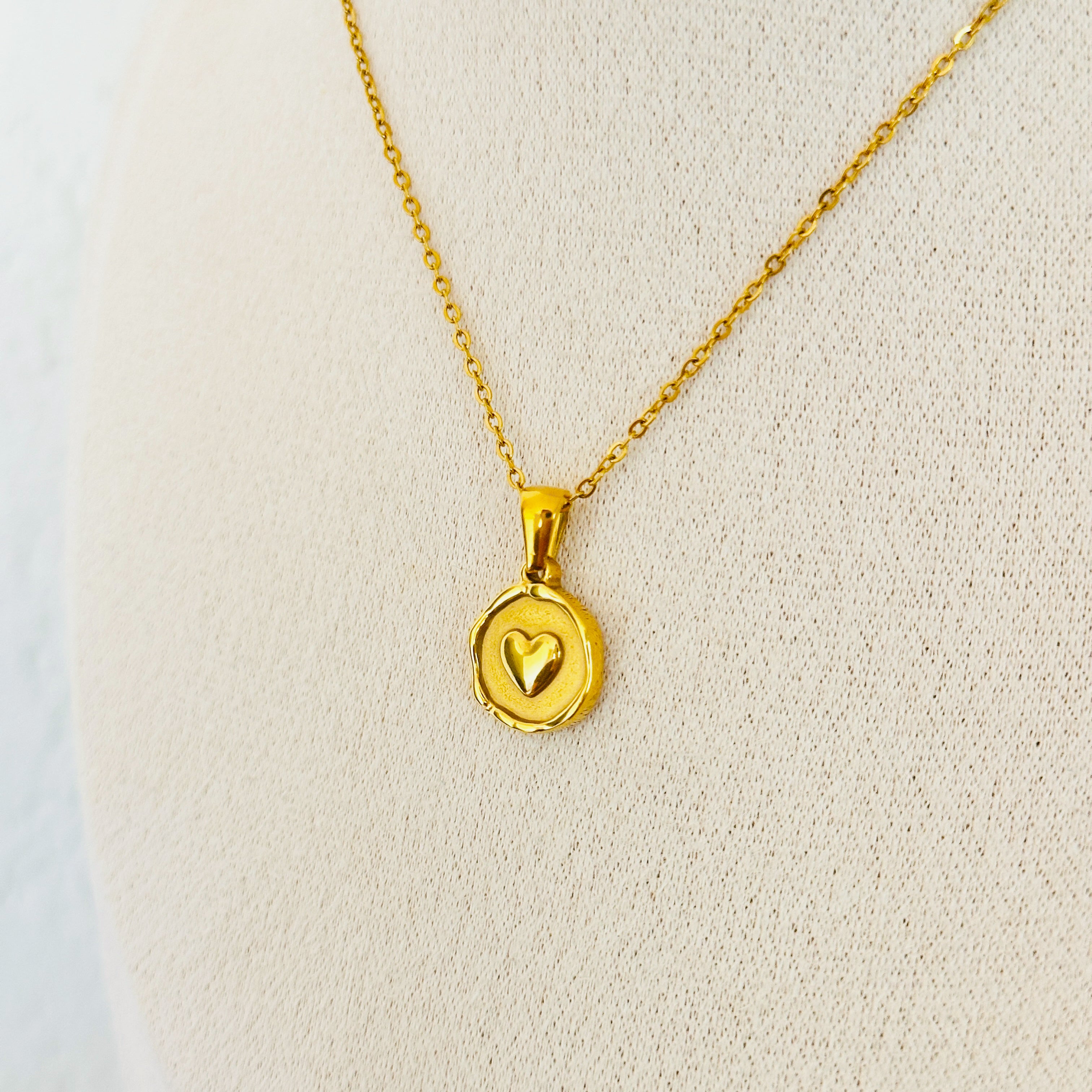 Amor Necklace