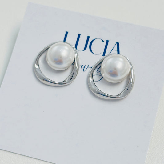 Abstract Round Pearl Studs