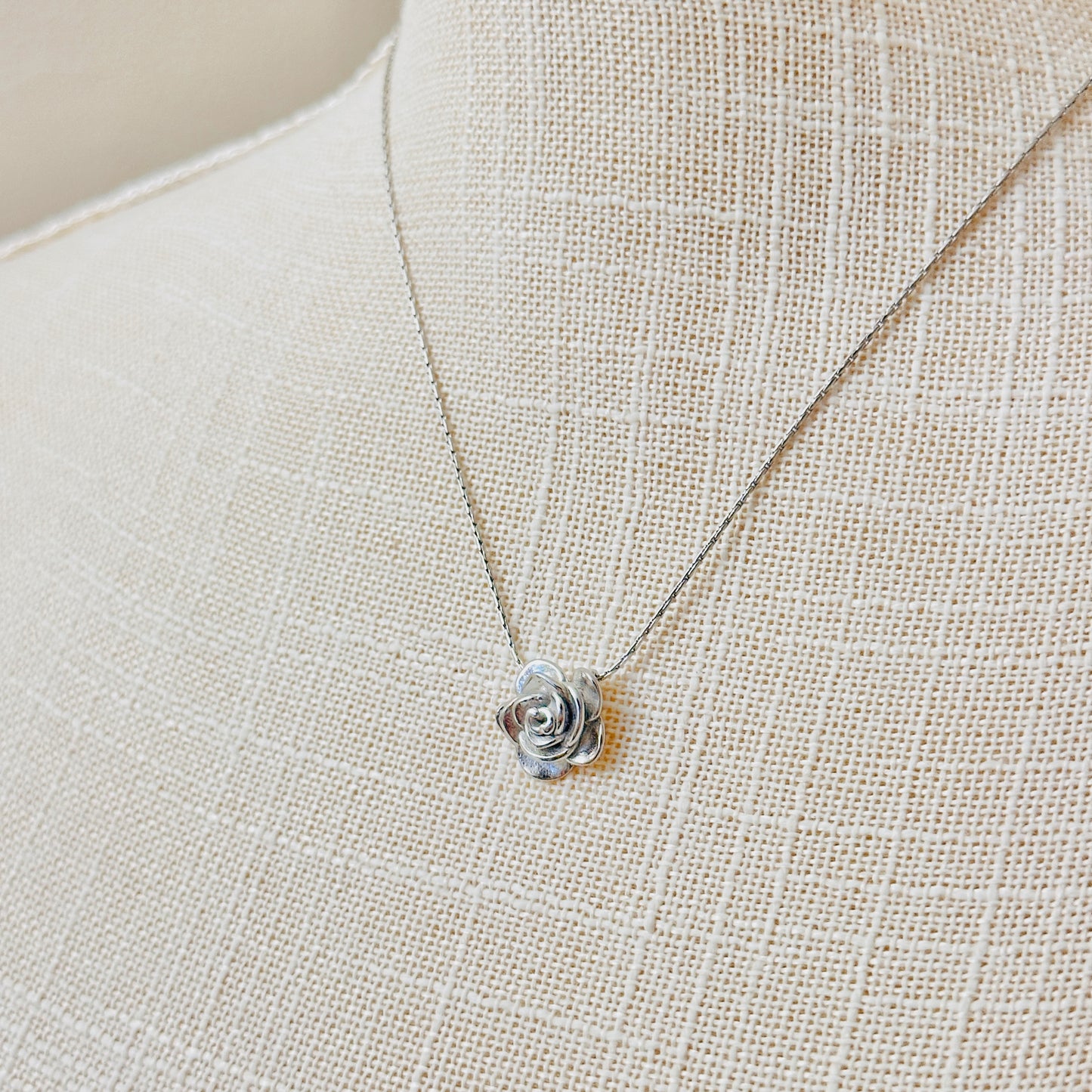 Dainty Rose Necklace