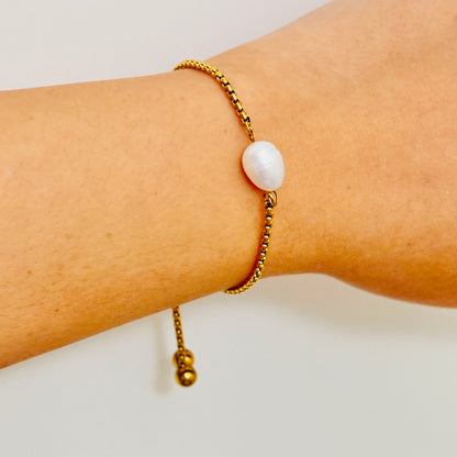 Adjustable + Dainty Pearl Bracelet