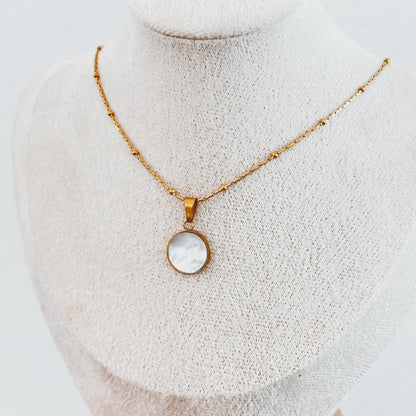 Round Mother of Pearl Necklace