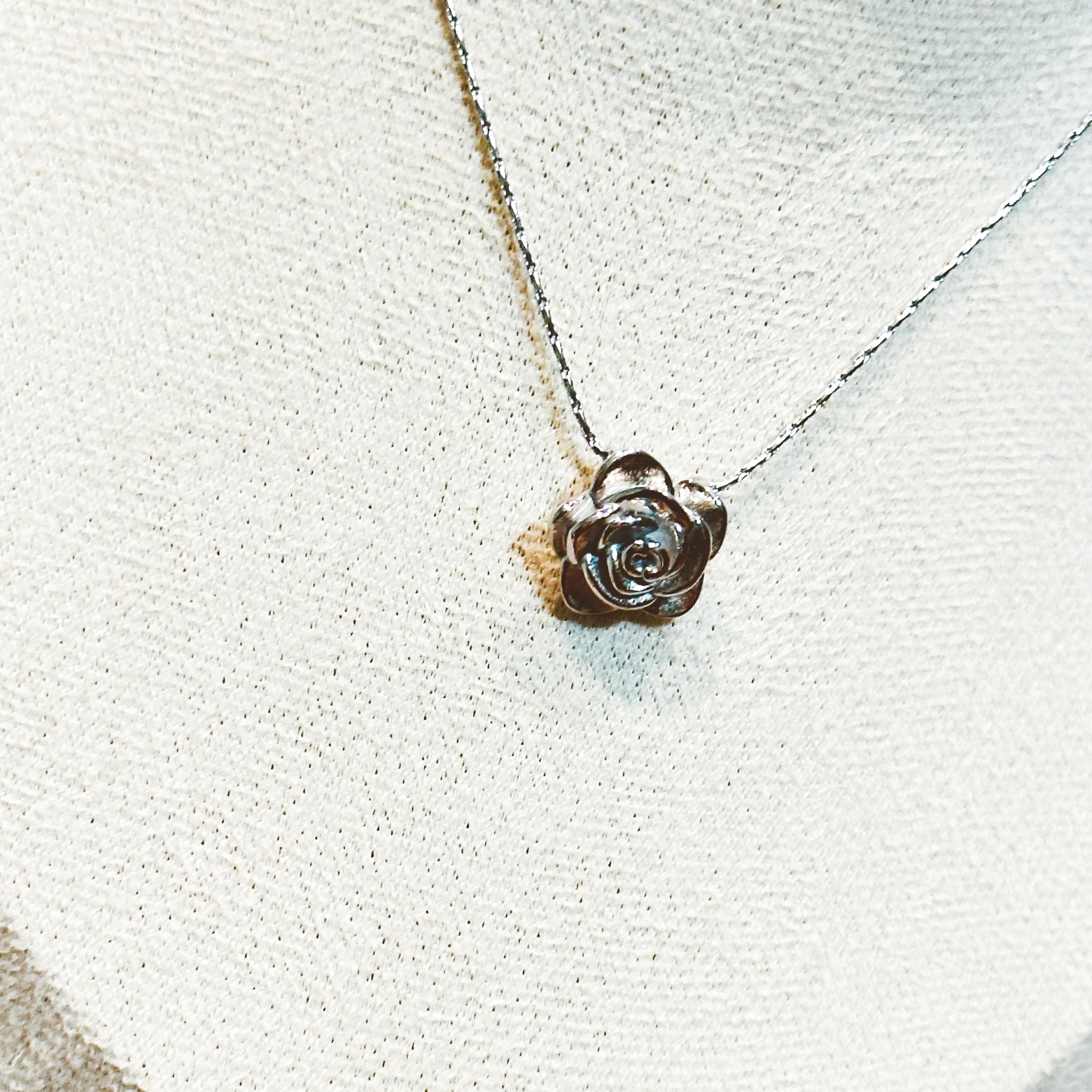 Rosa Necklace