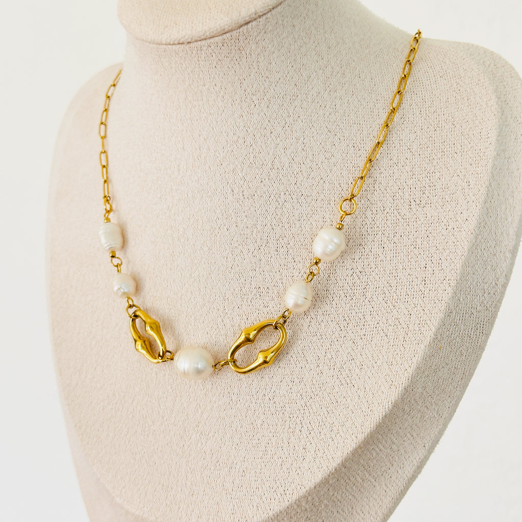 Cali Necklace