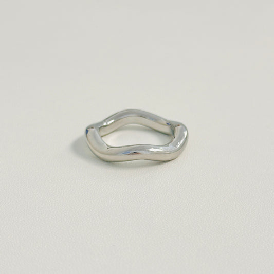 Sleek Wave Ring (Platinum)