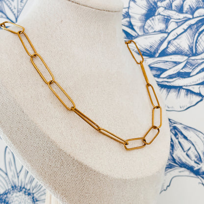 Wide-Link Paper-Clip Chain