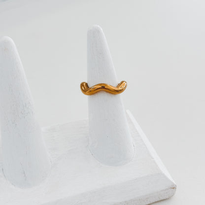 Bold Wavy Ring