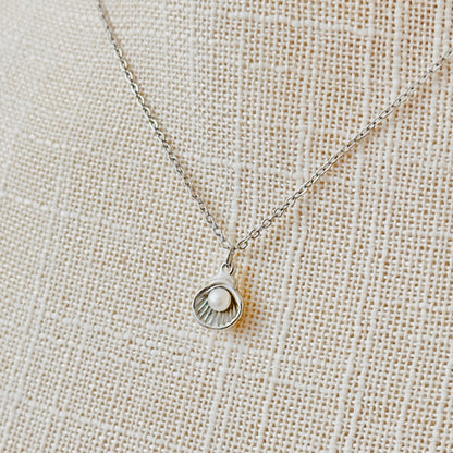 Dainty Shell & Pearl Necklace