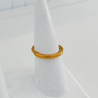 Abstract Round Ring