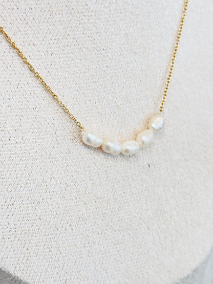 Minimal Pearl Beaded Necklace