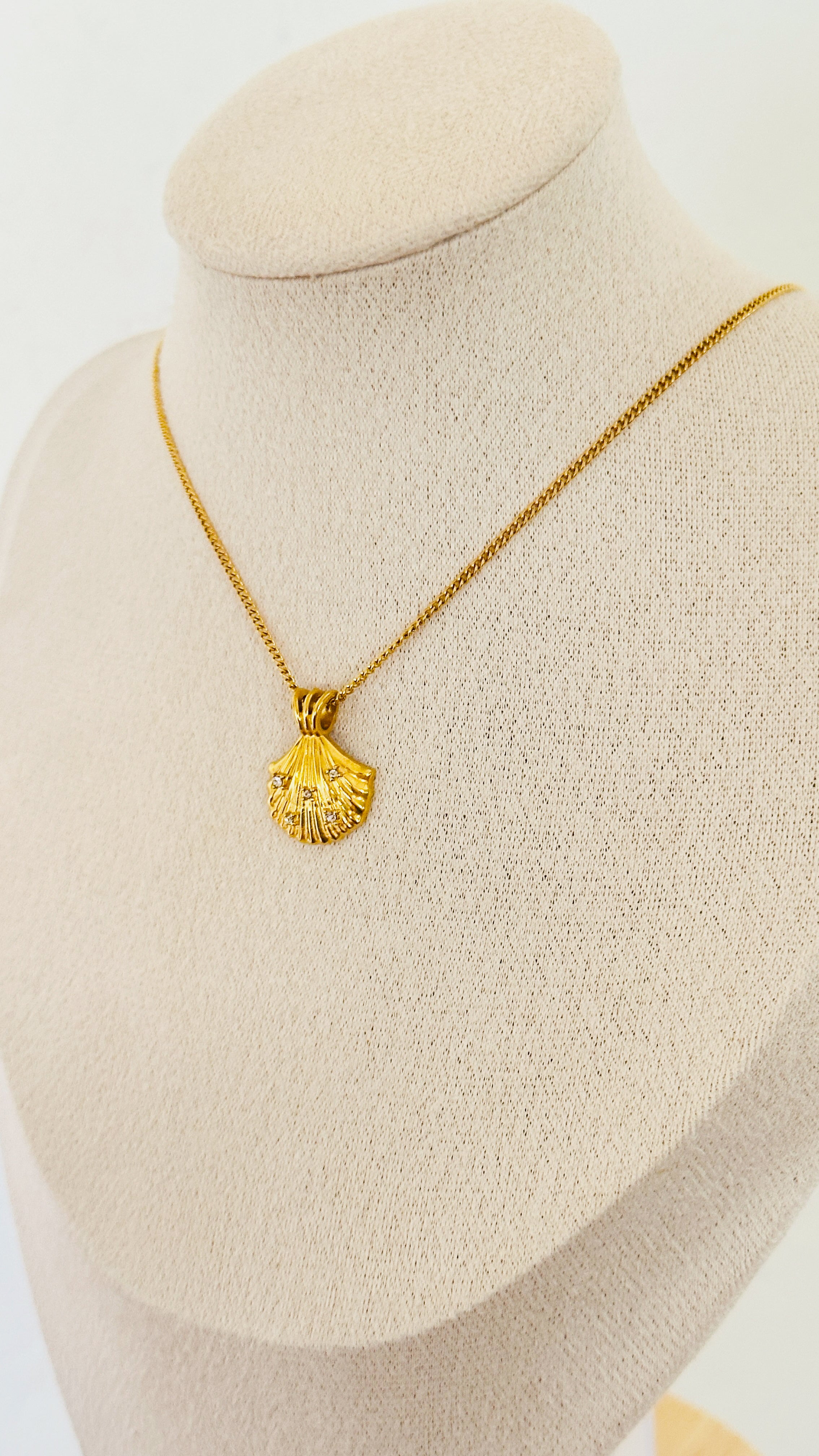 Clam Necklace