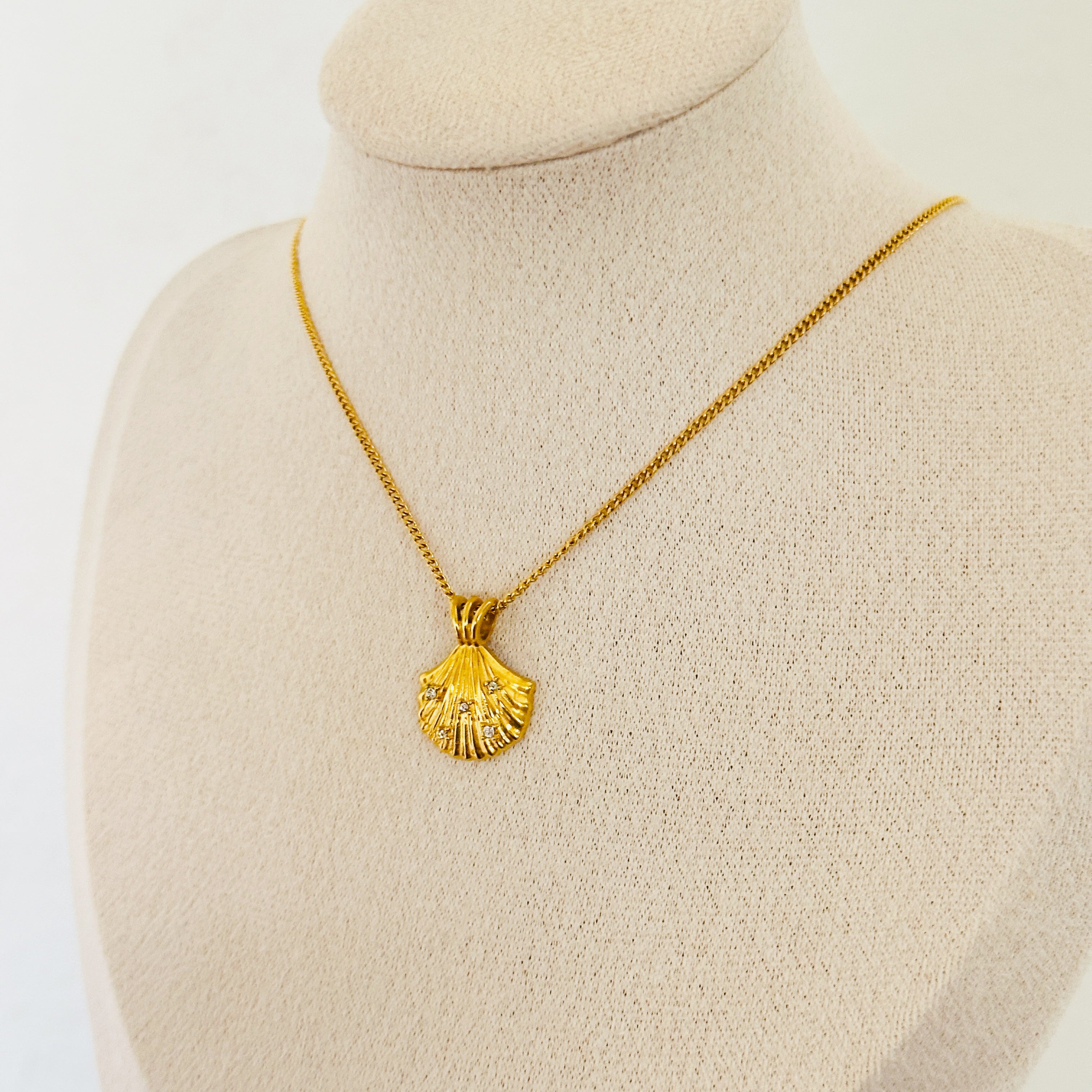 Clam Necklace