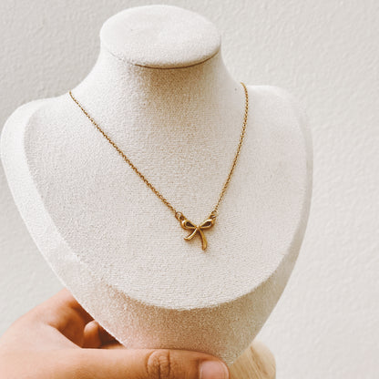 Dainty Bow Necklace | Simple & Elegant