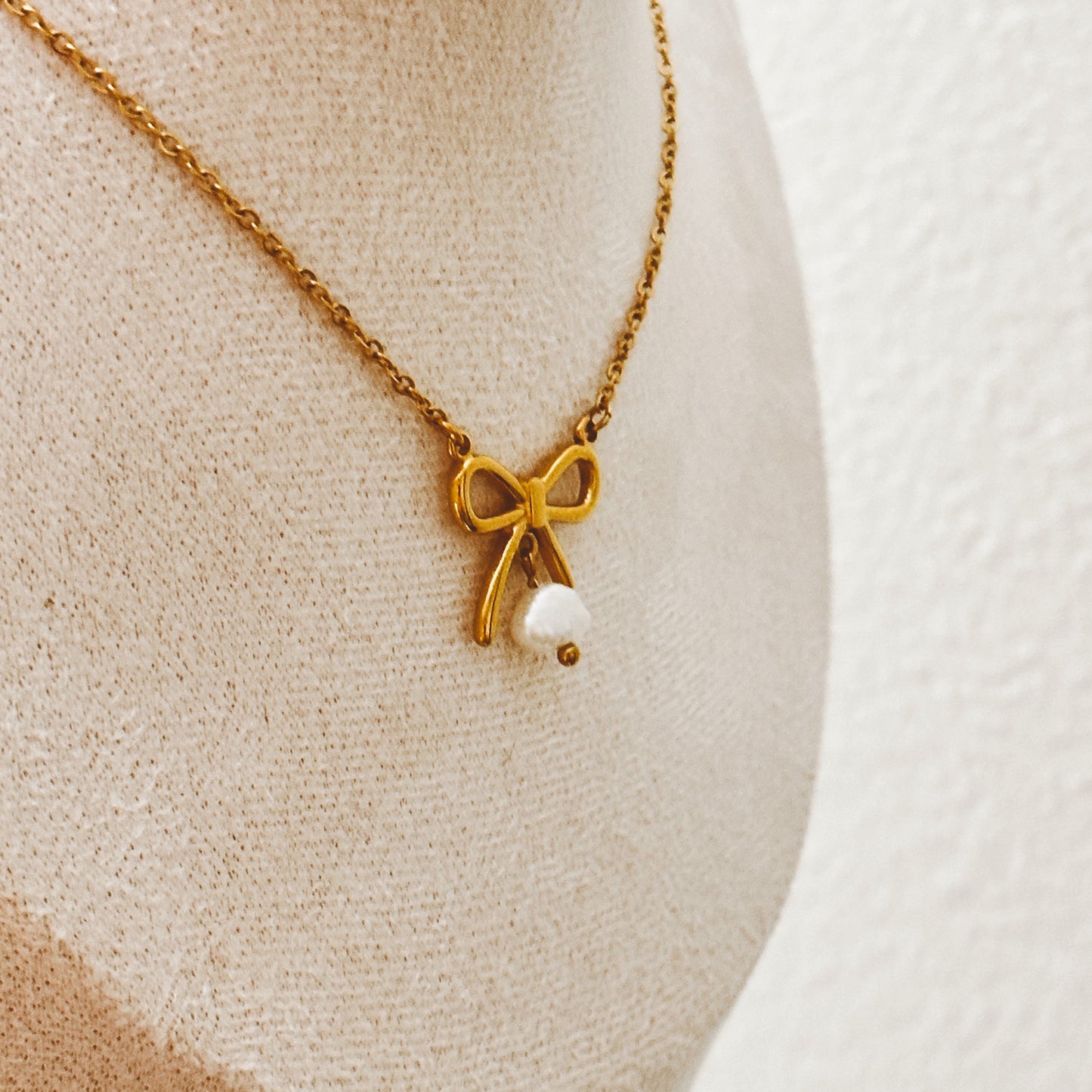 Dainty Pearl Bow Necklace | Elegant and Timeless Design