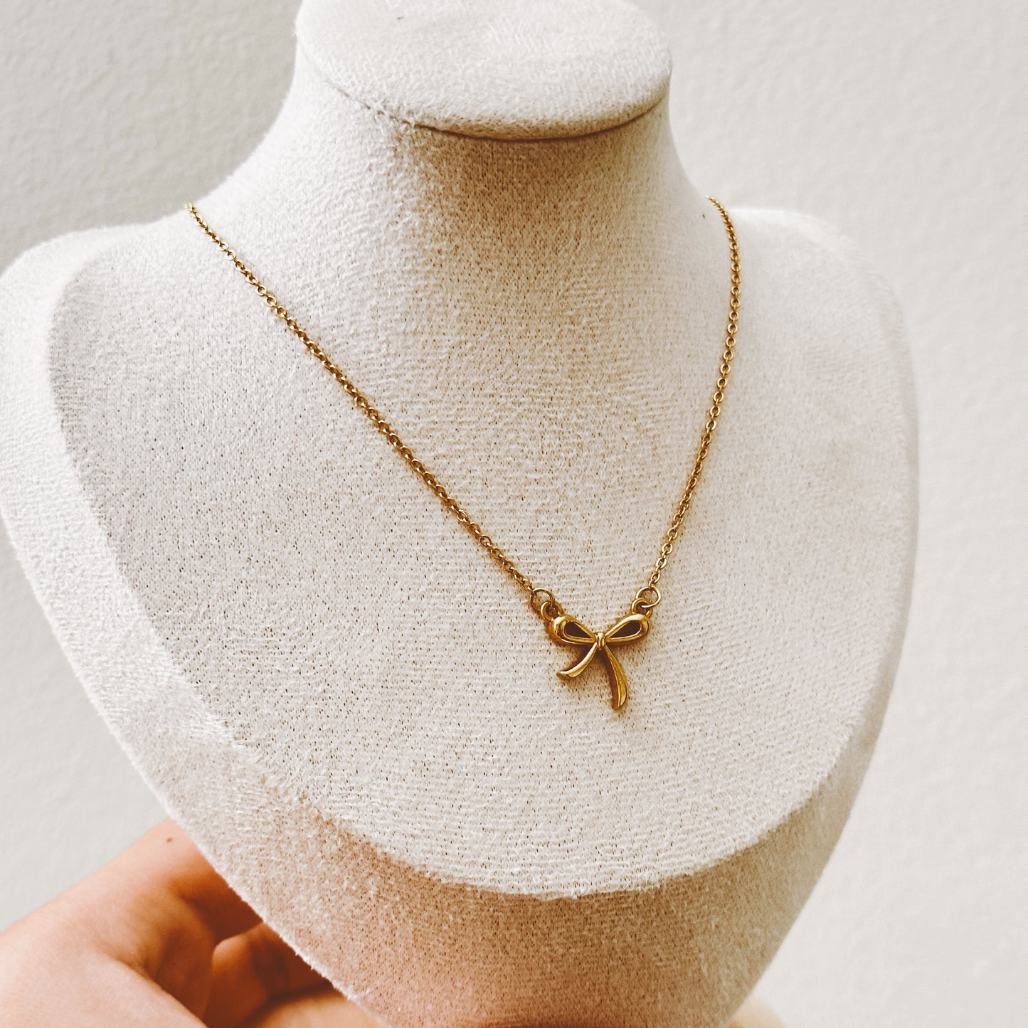 Dainty Bow Necklace | Simple & Elegant