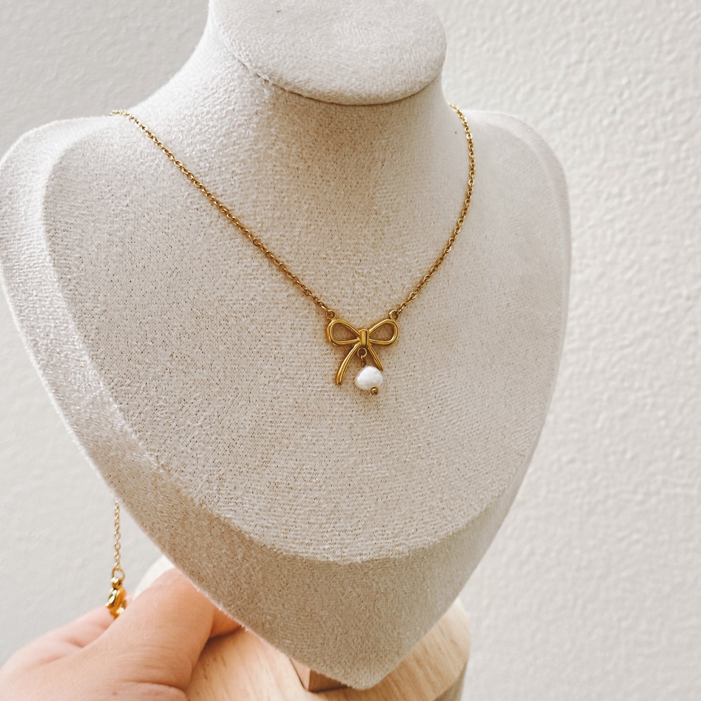 Dainty Pearl Bow Necklace | Elegant and Timeless Design